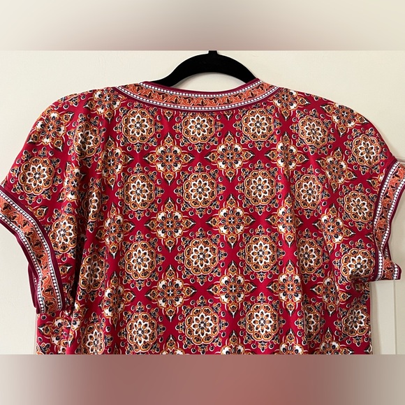 Max Studio Designer Women's Red Patterned Wrap Blouse Size Medium - Picture 3 of 15
